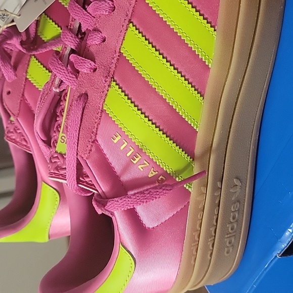 NIB Adidas Gazelle Pink and Green Women's Shoes Size 9 - Picture 4 of 5